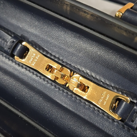 Authentic Prada Saffiano Soft Calfskin Leather Top Handle Bag with Strap Baltico - Picture 6 of 12